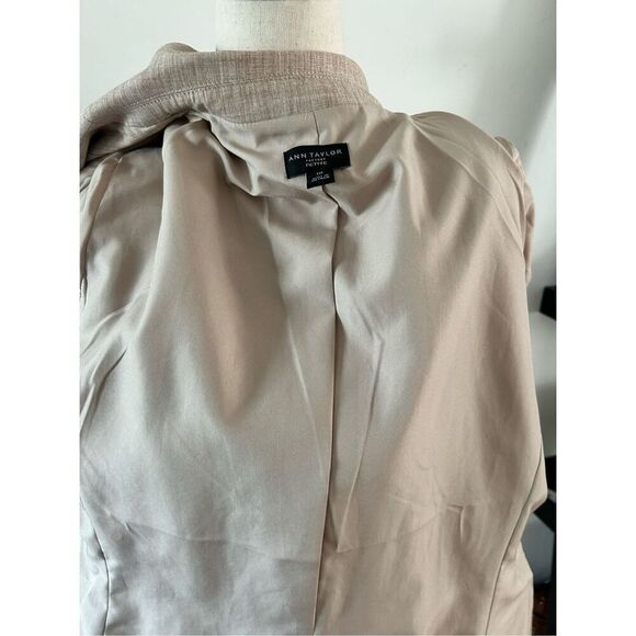 Ann Taylor brown tan blazer size 12P - Picture 5 of 6
